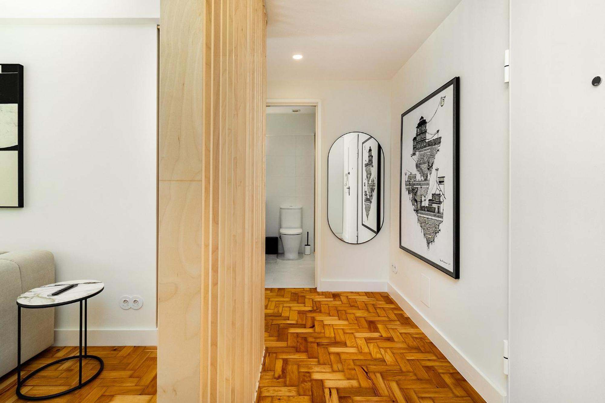 Whome Modern & Elegant In Apartment *